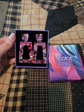 Color Street Multicolor Confetti Resin Drop Earrings
